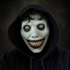 Enge, griezelige Halloween-demonenmasker met scherpe tanden voor feest en cosplay clown