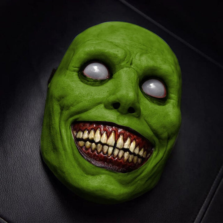 Enge, griezelige Halloween-demonenmasker met scherpe tanden voor feest en cosplay clown
