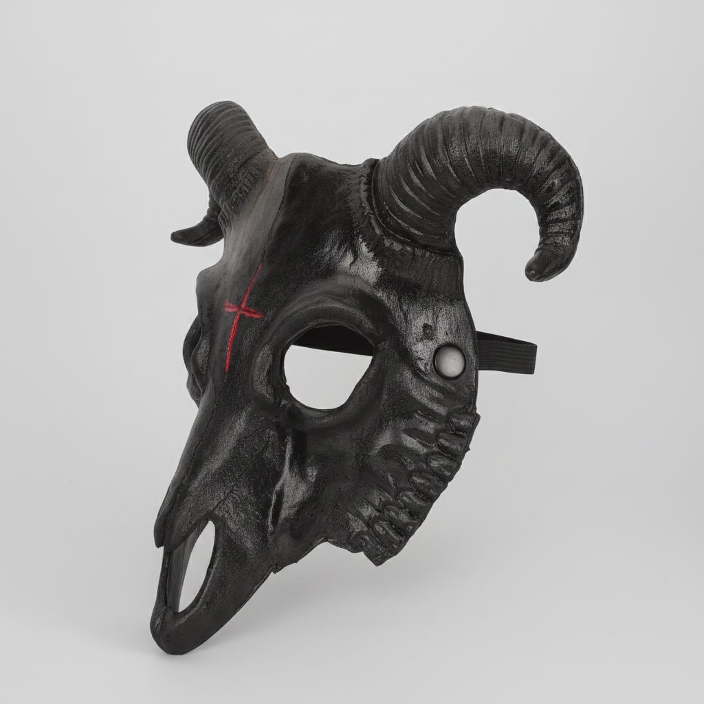 Halloween schedelmasker geitenontwerp met hoorns en omgekeerd kruis voor kostuumfeest en spookhuis