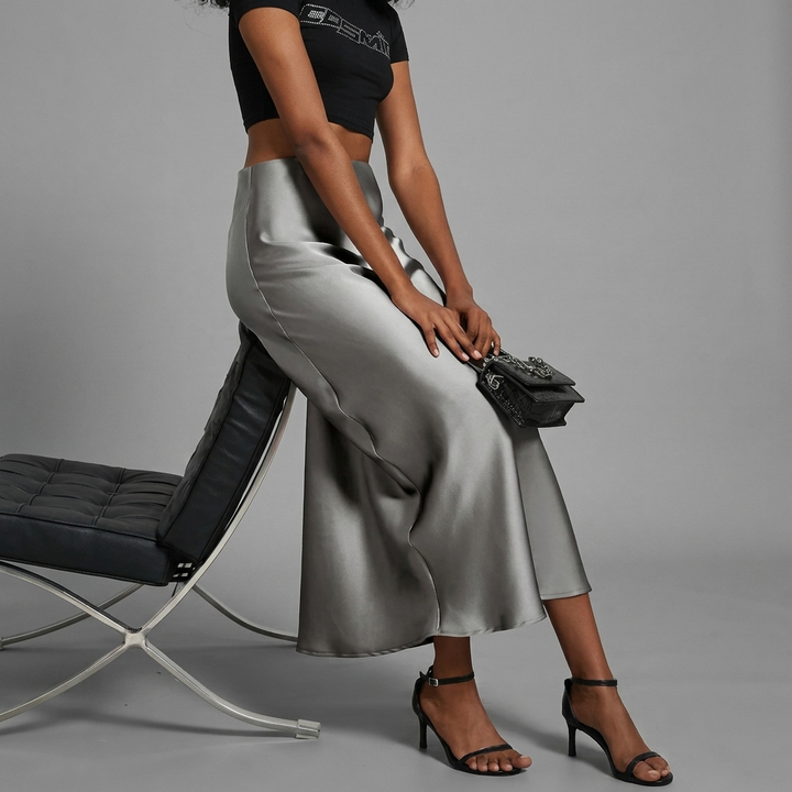 Dames Satin Rok met Slim Fit Pasvorm en Elegante Middellange Lengte