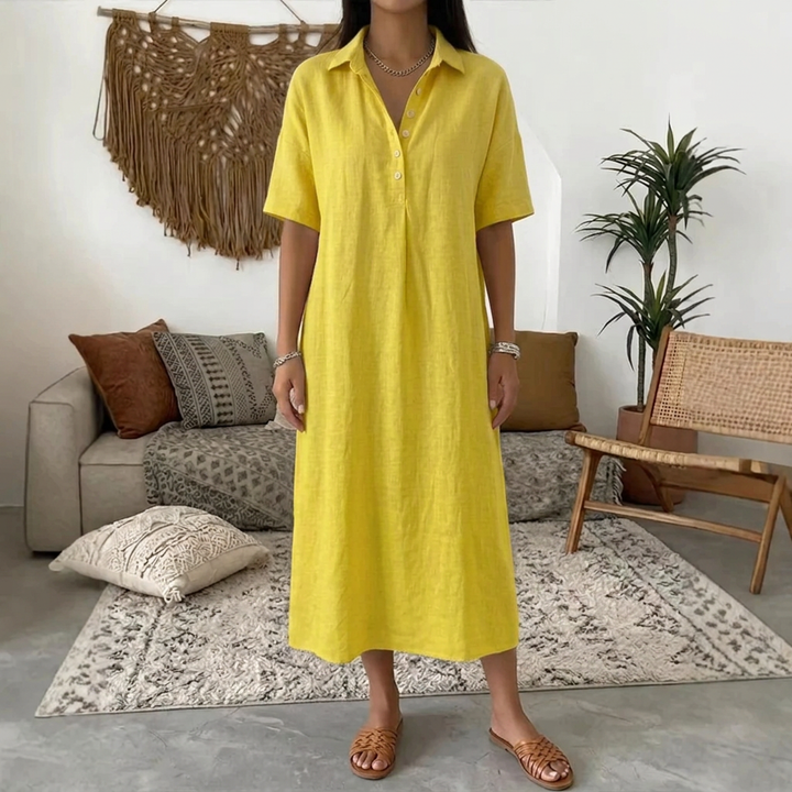 Maxi-jurk met korte mouwen en polokraag voor dames.