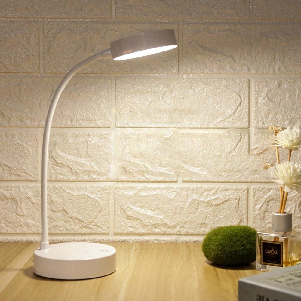 LED-bureaulamp met verstelbare flexibele zwanenhals, oplaadbaar via USB, compact ontwerp