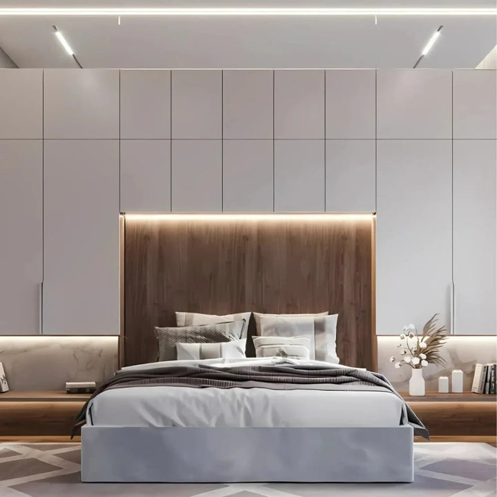Ledstrip met bewegingssensor en geactiveerde verlichting voor slaapkamer, tape onder kast