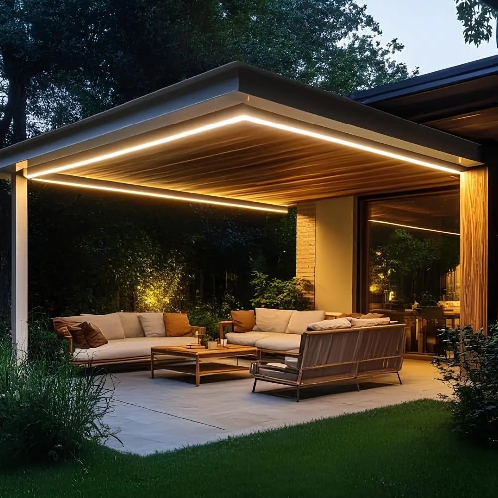 Ledstrip met bewegingssensor en geactiveerde verlichting voor slaapkamer, tape onder kast