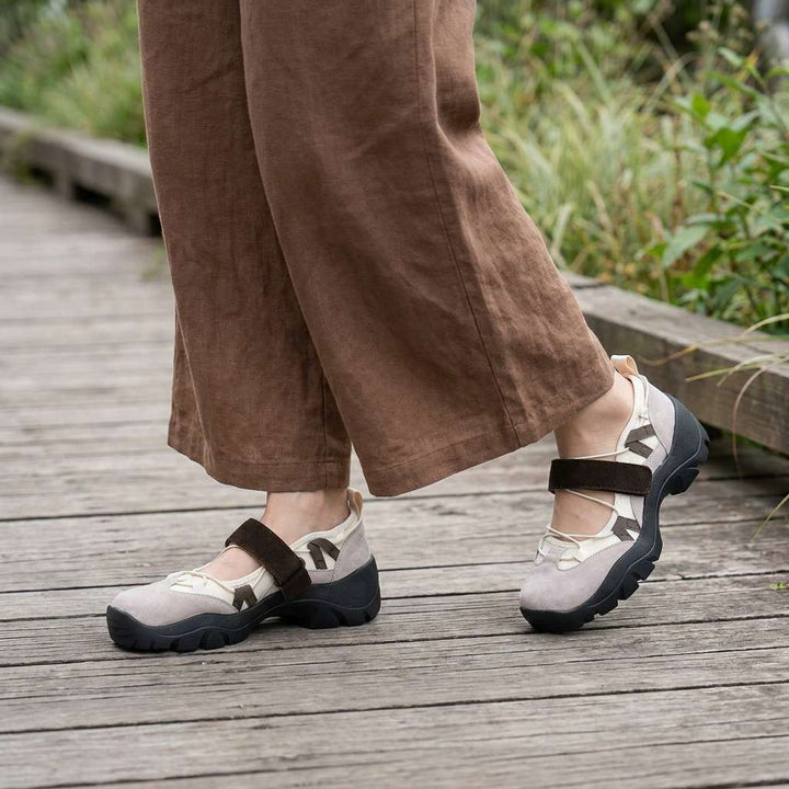 Comfortabele damesslippers met klittenbandbandje | Lichte instapschoenen