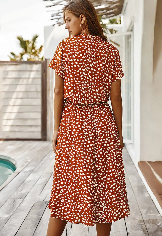 
                  
                    Lorvanna – Comfortabele Zomerjurk met Stijlvolle Print en Korte Mouwen - SkinzLine
                  
                