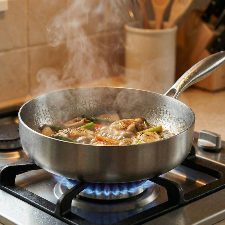 Handgehamerde titanium braadpan met hoge rand