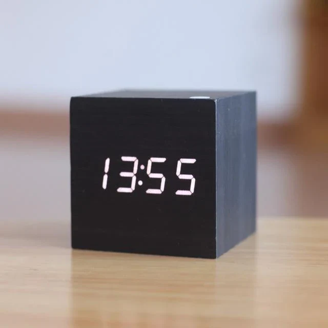 Digitale Houten Klok met LED-display