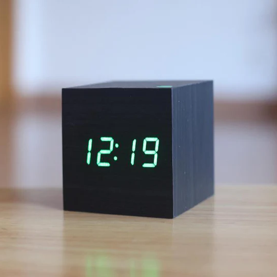 Digitale Houten Klok met LED-display