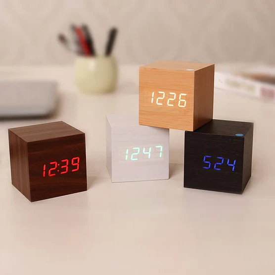 Digitale Houten Klok met LED-display