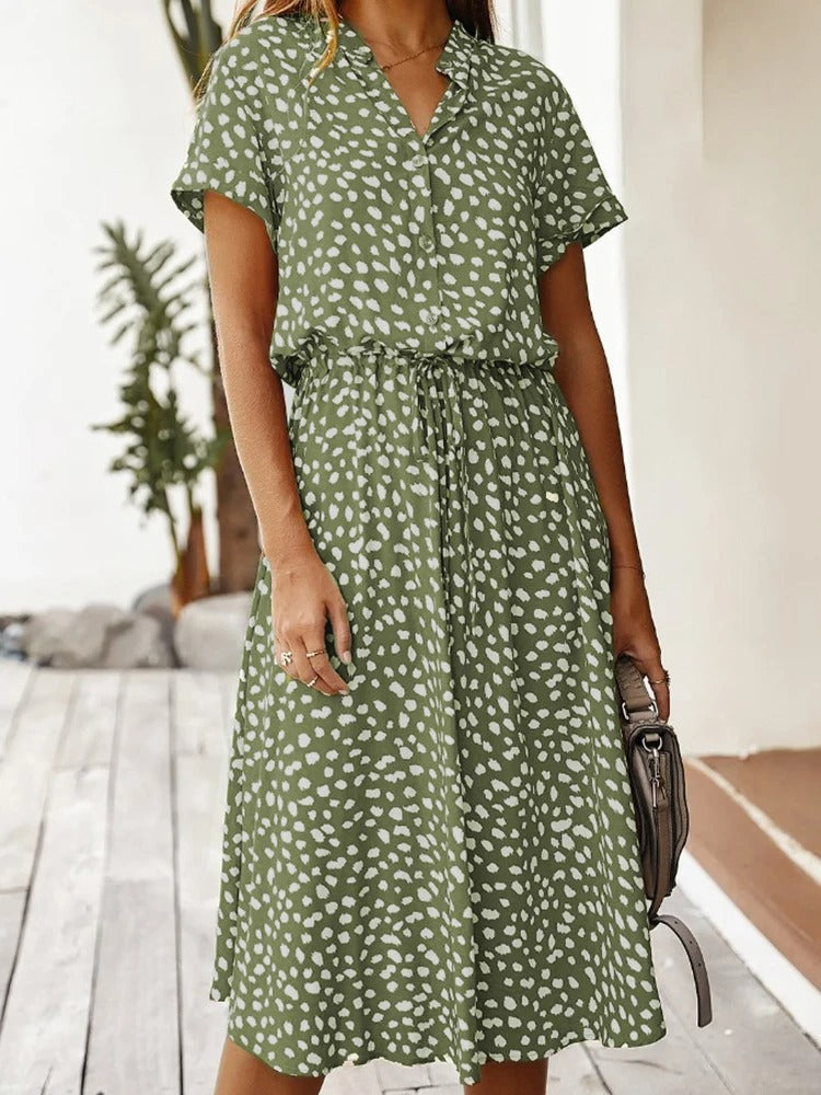 
                  
                    Lorvanna – Comfortabele Zomerjurk met Stijlvolle Print en Korte Mouwen - SkinzLine
                  
                