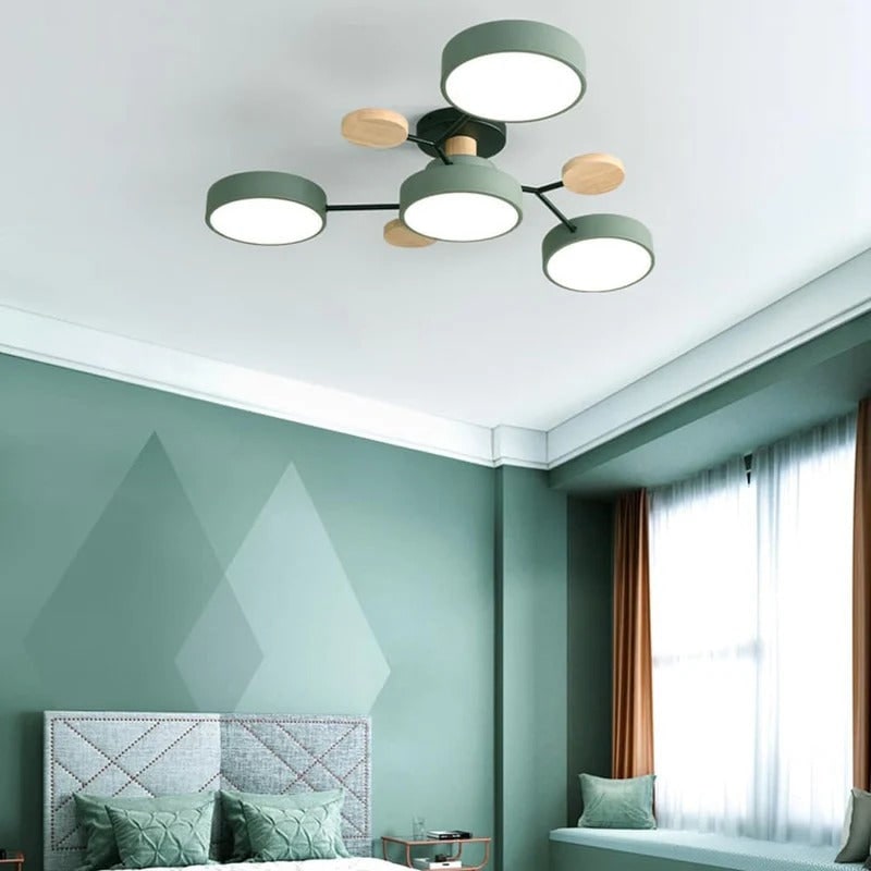 Semi-plafondlamp met moderne houtaccenten voor de slaapkamer