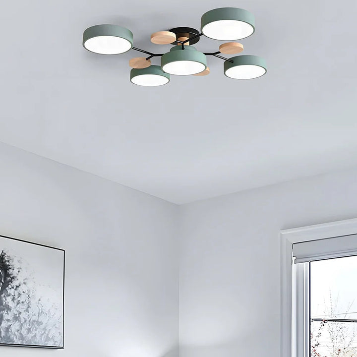 Semi-plafondlamp met moderne houtaccenten voor de slaapkamer