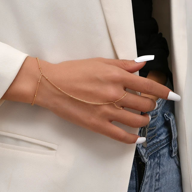 Liora | Gouden Hand Chain Armband - SkinzLine