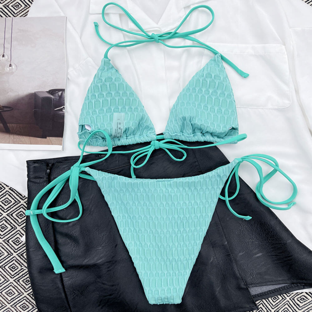 
                  
                    Trendy Geweven Triangle Bikini met Striksluiting – Brazilian Two Piece - SkinzLine
                  
                
