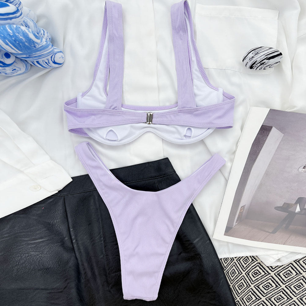 
                  
                    Geribbelde High Cut Bralette Bikini met Beugel en Cheeky Bottom - SkinzLine
                  
                