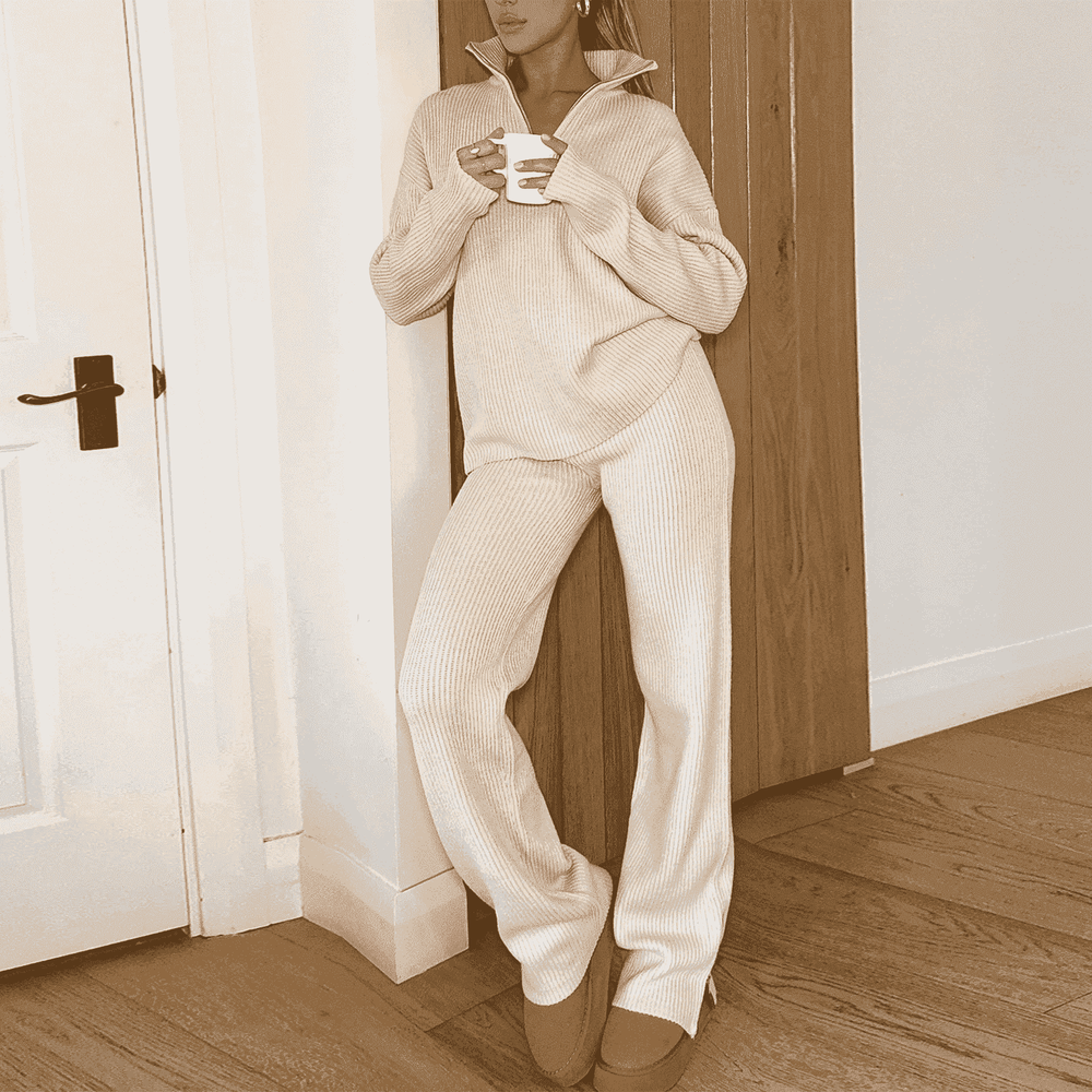 
                  
                    Elira Luxe Lounge Set voor Dames – Comfort en Elegantie in Één - SkinzLine
                  
                