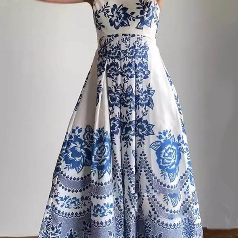 
                  
                    Athenia - Wit Blauwe Elegante Maxi Jurk met Print - SkinzLine
                  
                