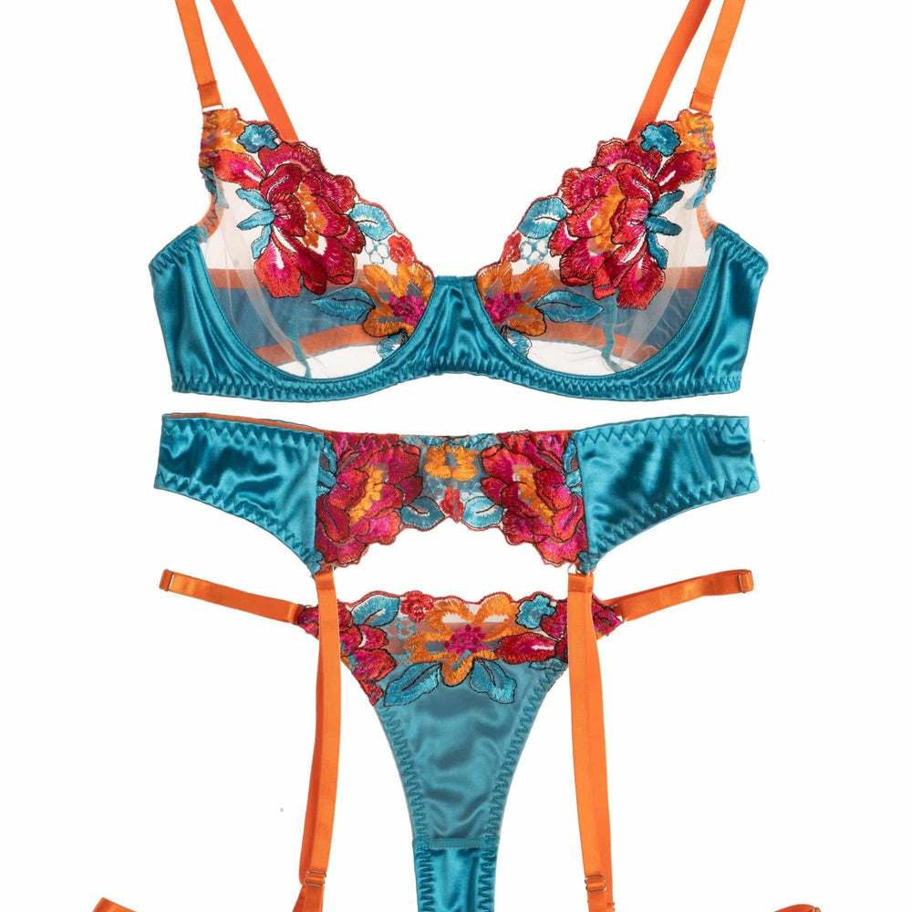 
                  
                    Blauwe Satijnen Lingerieset met Jarretels – 3-Delig - SkinzLine
                  
                