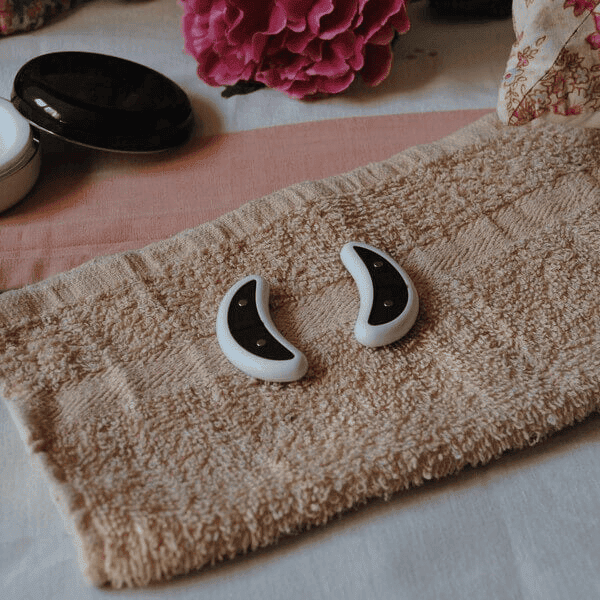 EyeLax – Rood Licht Therapie voor Vermindering van Oogrimpels, Wallen en Donkere Kringen - SkinzLine