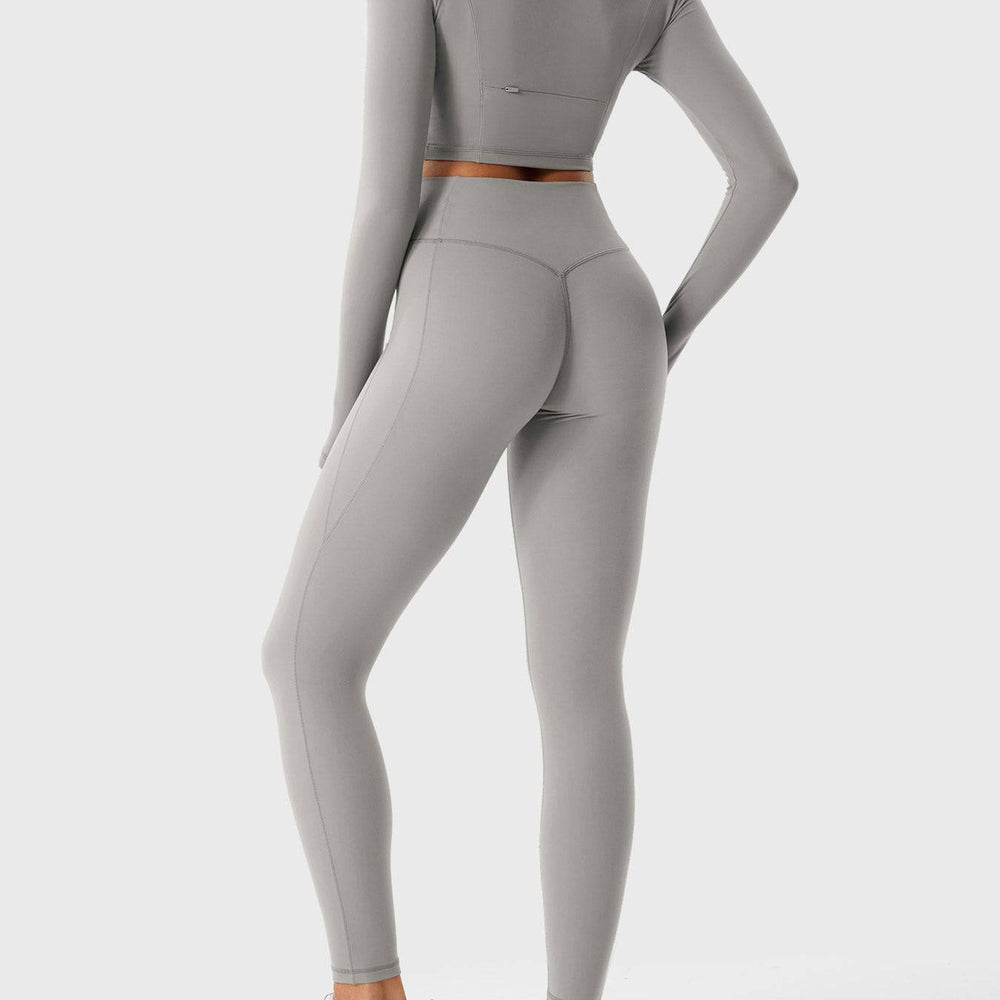 
                  
                    Dames 2-delige Sportset – Naadloze Legging & Cropped Top - SkinzLine
                  
                