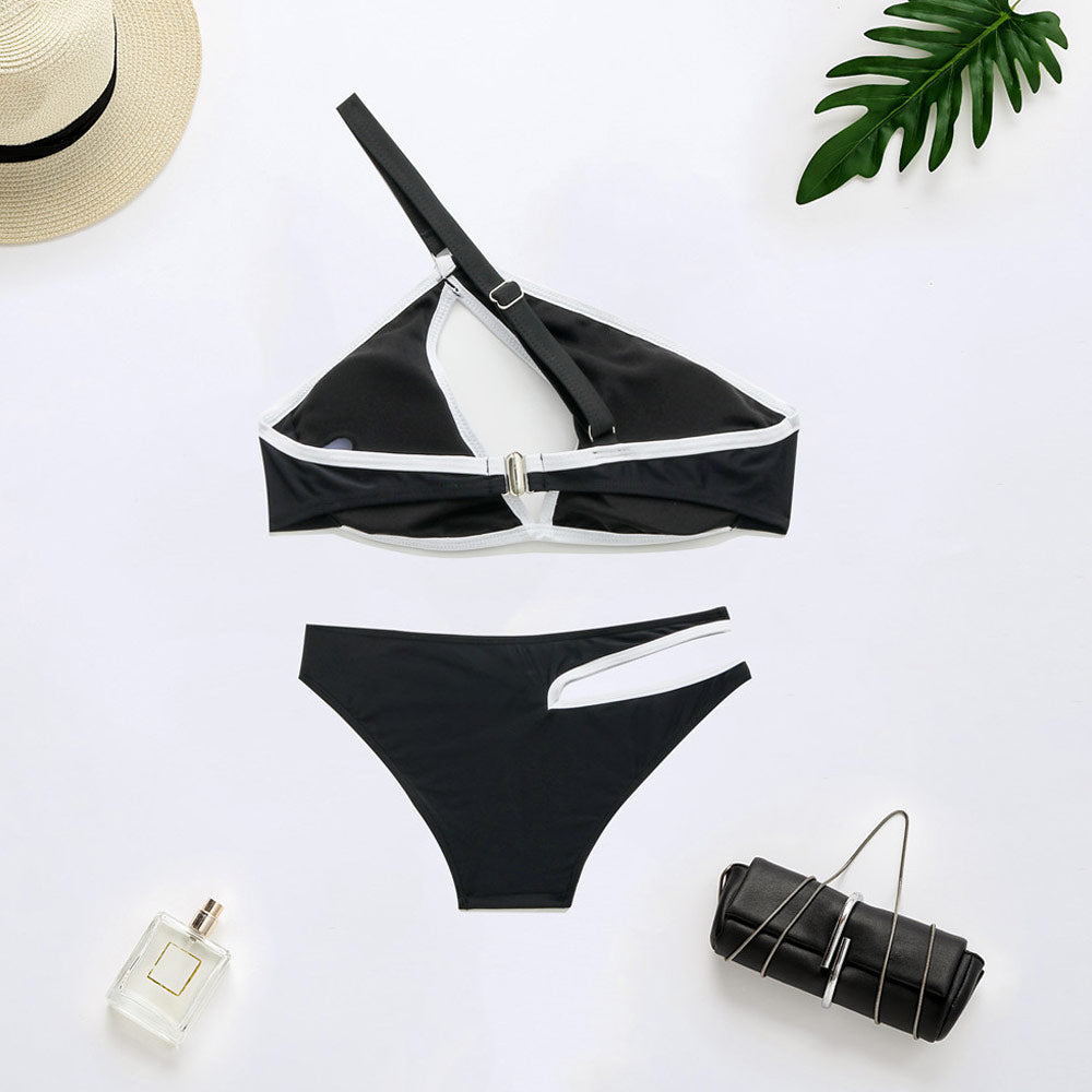 
                  
                    One-Shoulder Cut-Out Braziliaanse Bikini – Sexy & Trendy - SkinzLine
                  
                