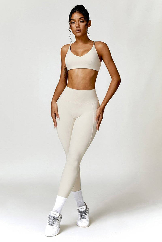 
                  
                    Triangle Sport BH & Leggings Set - Yoga & Fitness - SkinzLine
                  
                