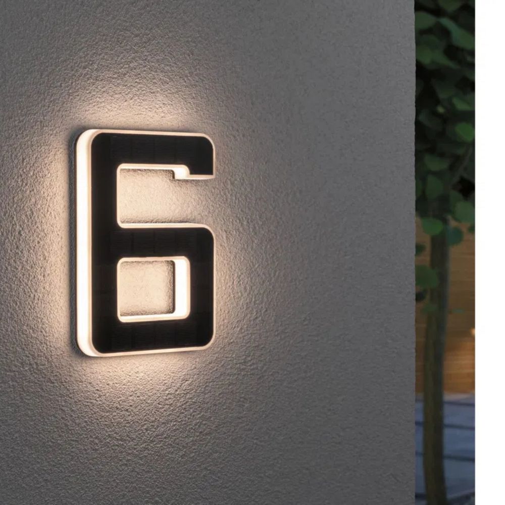 Huisnummer op zonne-energie met led en schemersensor