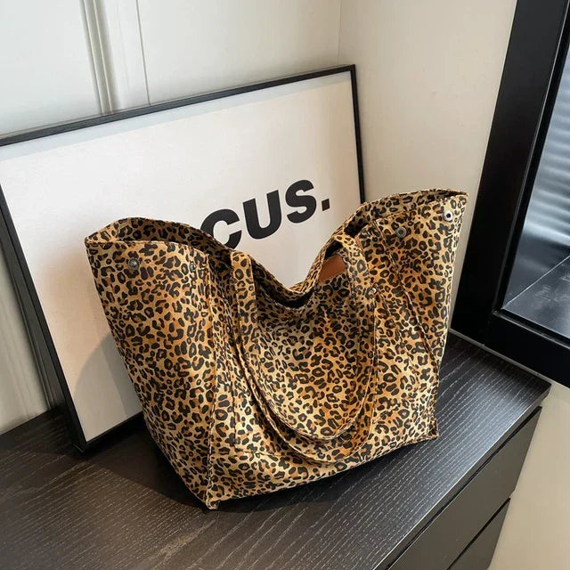 Oversized Canvas Schoudertas met Luipaardprint - Lila