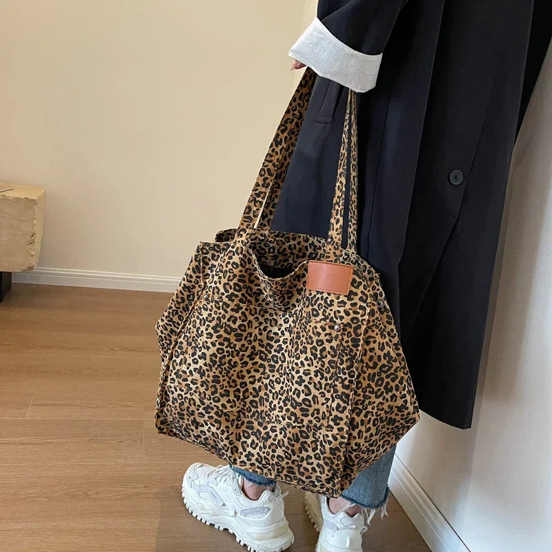 Oversized Canvas Schoudertas met Luipaardprint - Lila