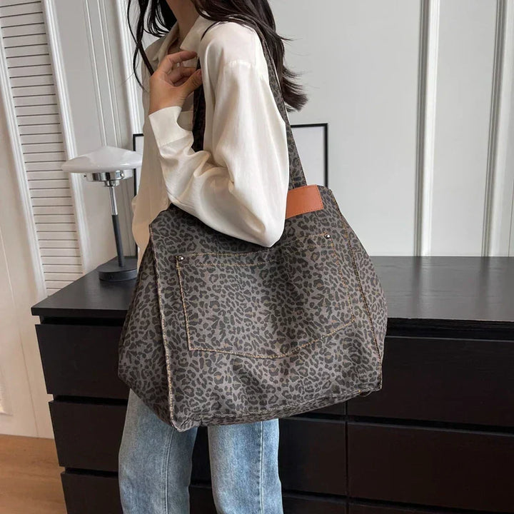 Oversized Canvas Schoudertas met Luipaardprint - Lila