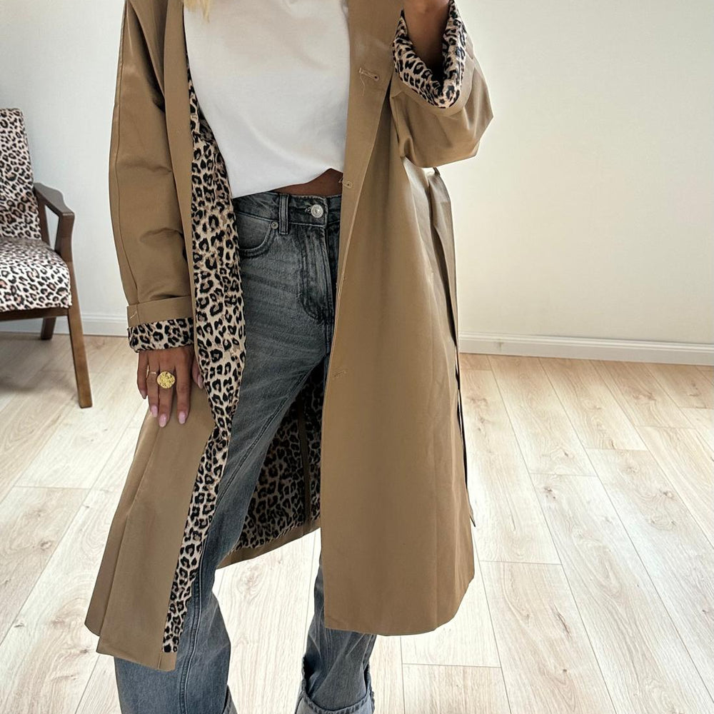 
                  
                    Hazel - Luipaardprint Trenchcoat voor Dames - SkinzLine
                  
                