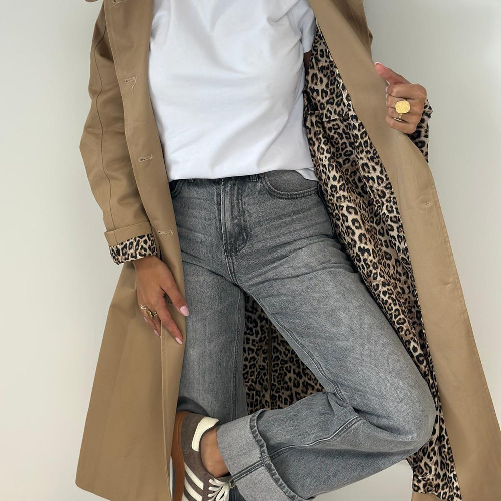 
                  
                    Hazel - Luipaardprint Trenchcoat voor Dames - SkinzLine
                  
                