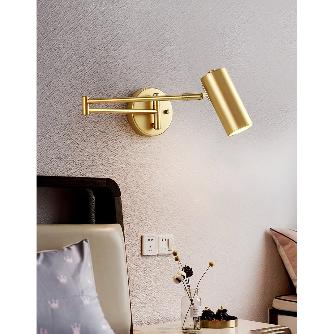 Wandlamp met zwenkarm en verstelbare kop als leeslamp