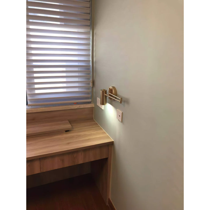 Wandlamp met zwenkarm en verstelbare kop als leeslamp