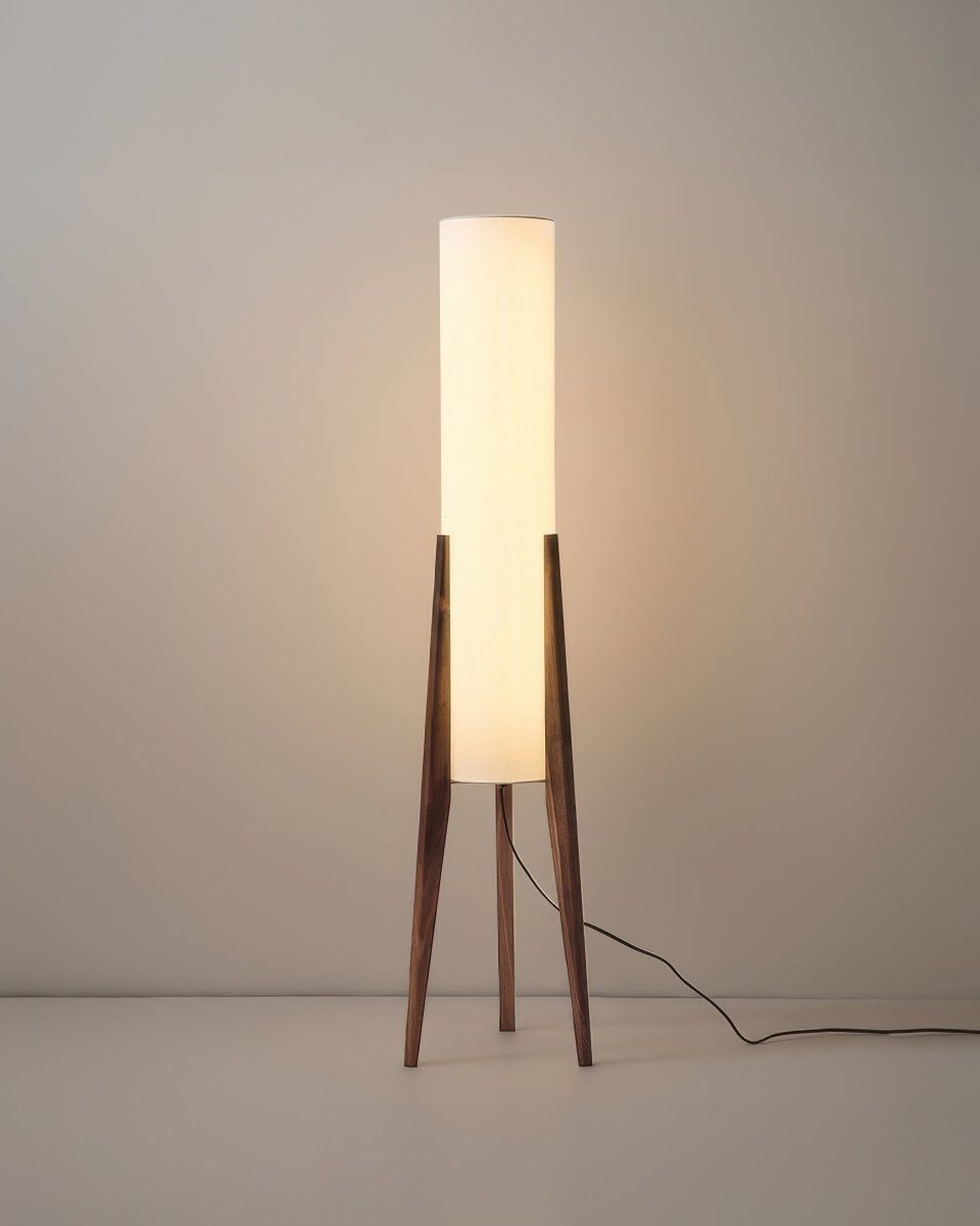 Vloerlamp van Notenhout - Lichte Kunst voor Elk Interieur