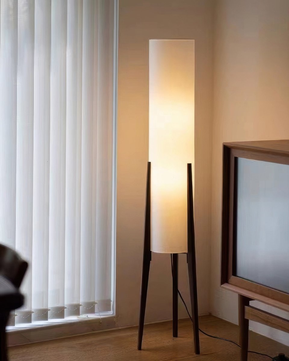 Vloerlamp van Notenhout - Lichte Kunst voor Elk Interieur