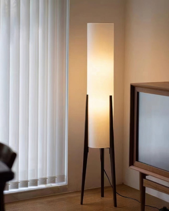 Vloerlamp van Notenhout - Lichte Kunst voor Elk Interieur