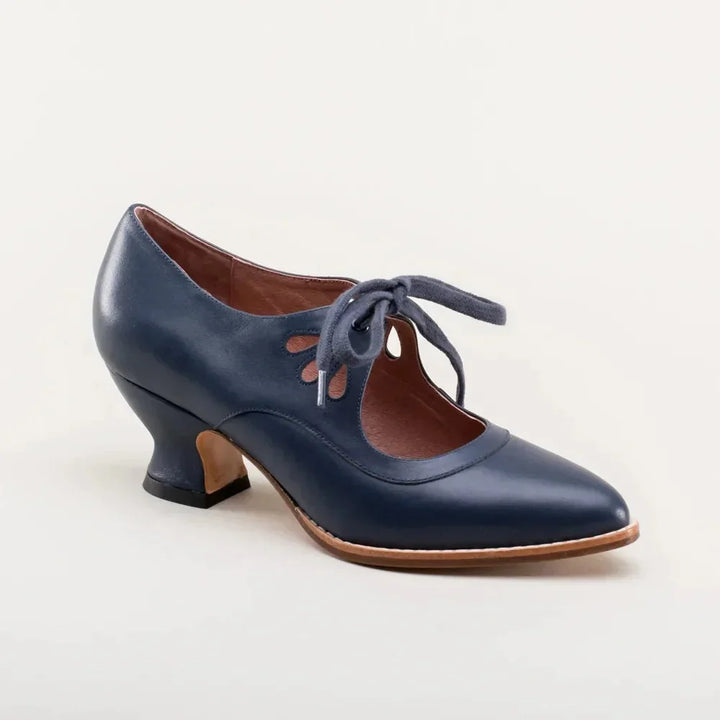 Mary Jane pumps met cut-outs en veters
