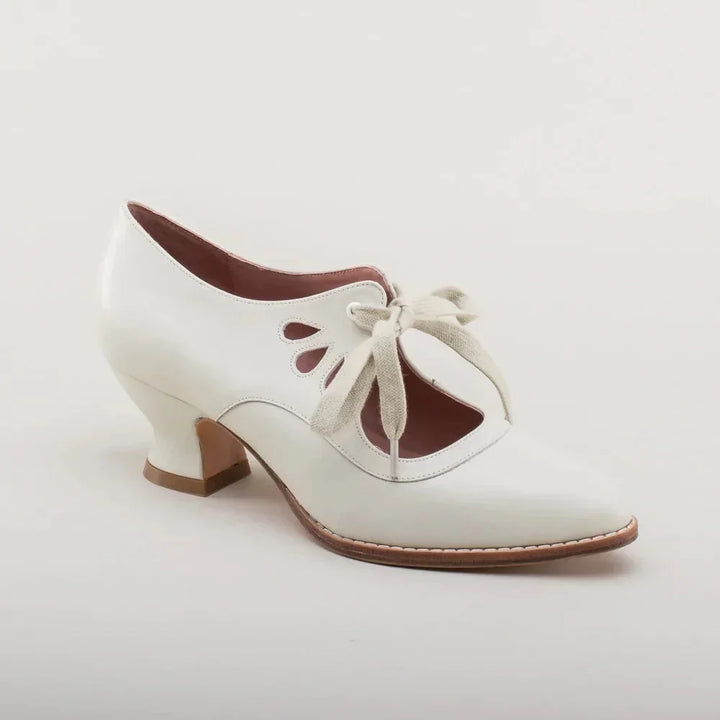 Mary Jane pumps met cut-outs en veters
