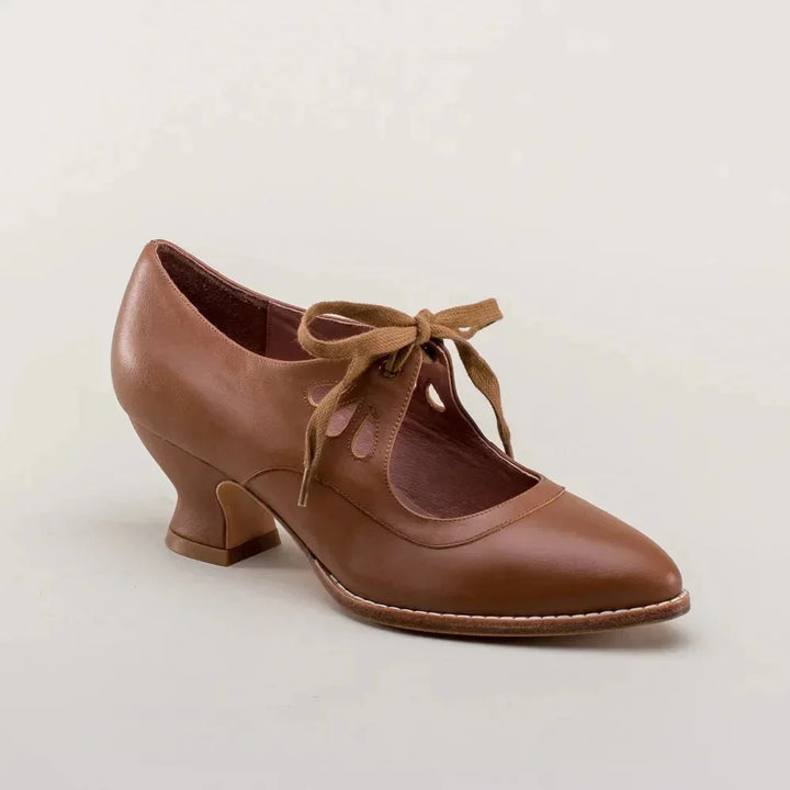 Mary Jane pumps met cut-outs en veters
