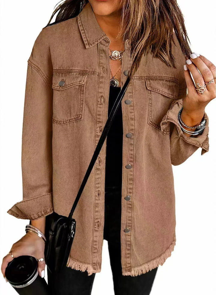 Used-look spijkerjack met gerafelde zoom
