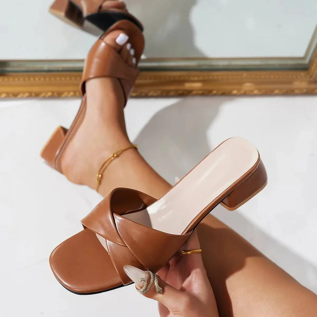 Dames slippers met kruisbanden en blokhak, kunstleer