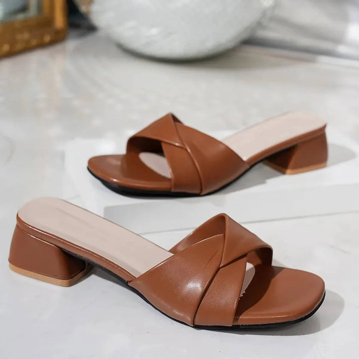 Dames slippers met kruisbanden en blokhak, kunstleer