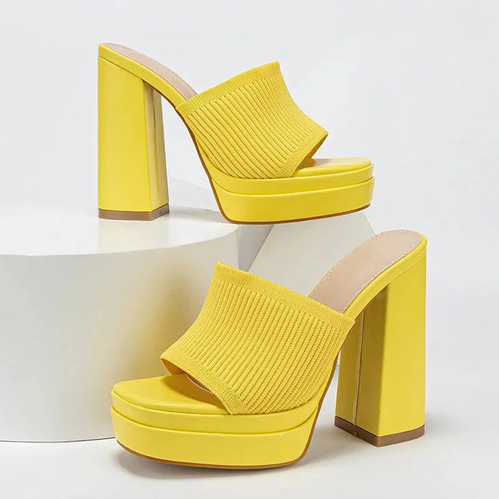 Gebreide platformsandalen met open teen en blokhak