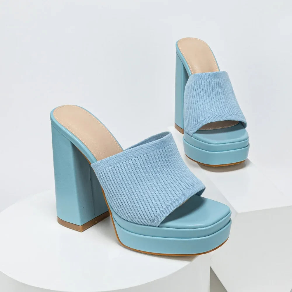 Gebreide platformsandalen met open teen en blokhak