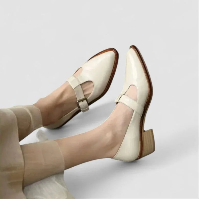 Leren puntige T-strap schoenen met blokhak