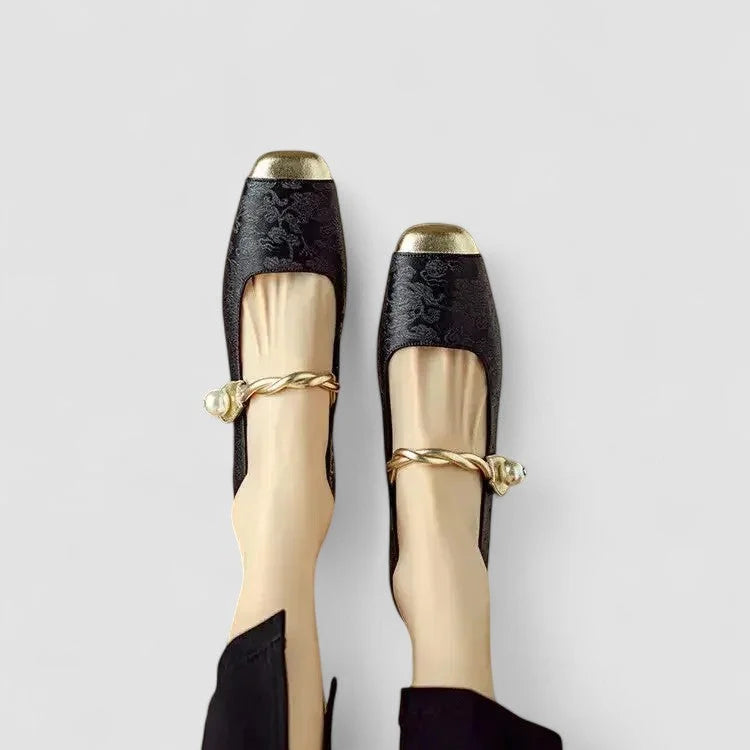 Gepatroonde Mary Jane-schoenen met gouden neus en blokhak