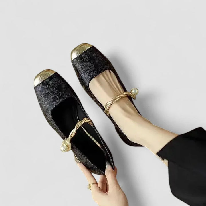 Gepatroonde Mary Jane-schoenen met gouden neus en blokhak