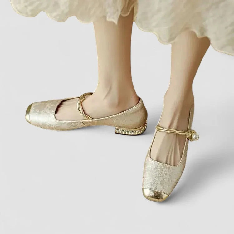 Gepatroonde Mary Jane-schoenen met gouden neus en blokhak